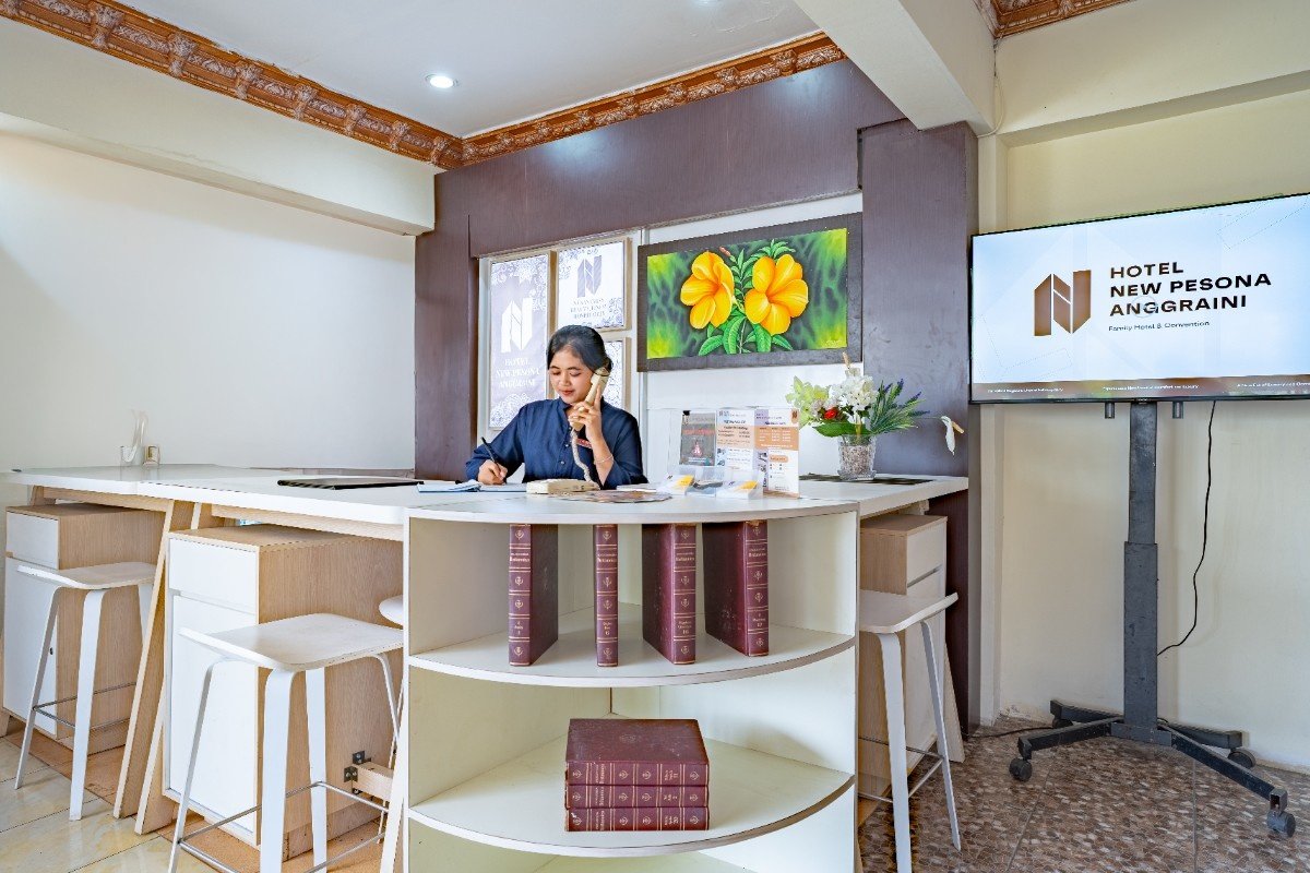 24-hour room service