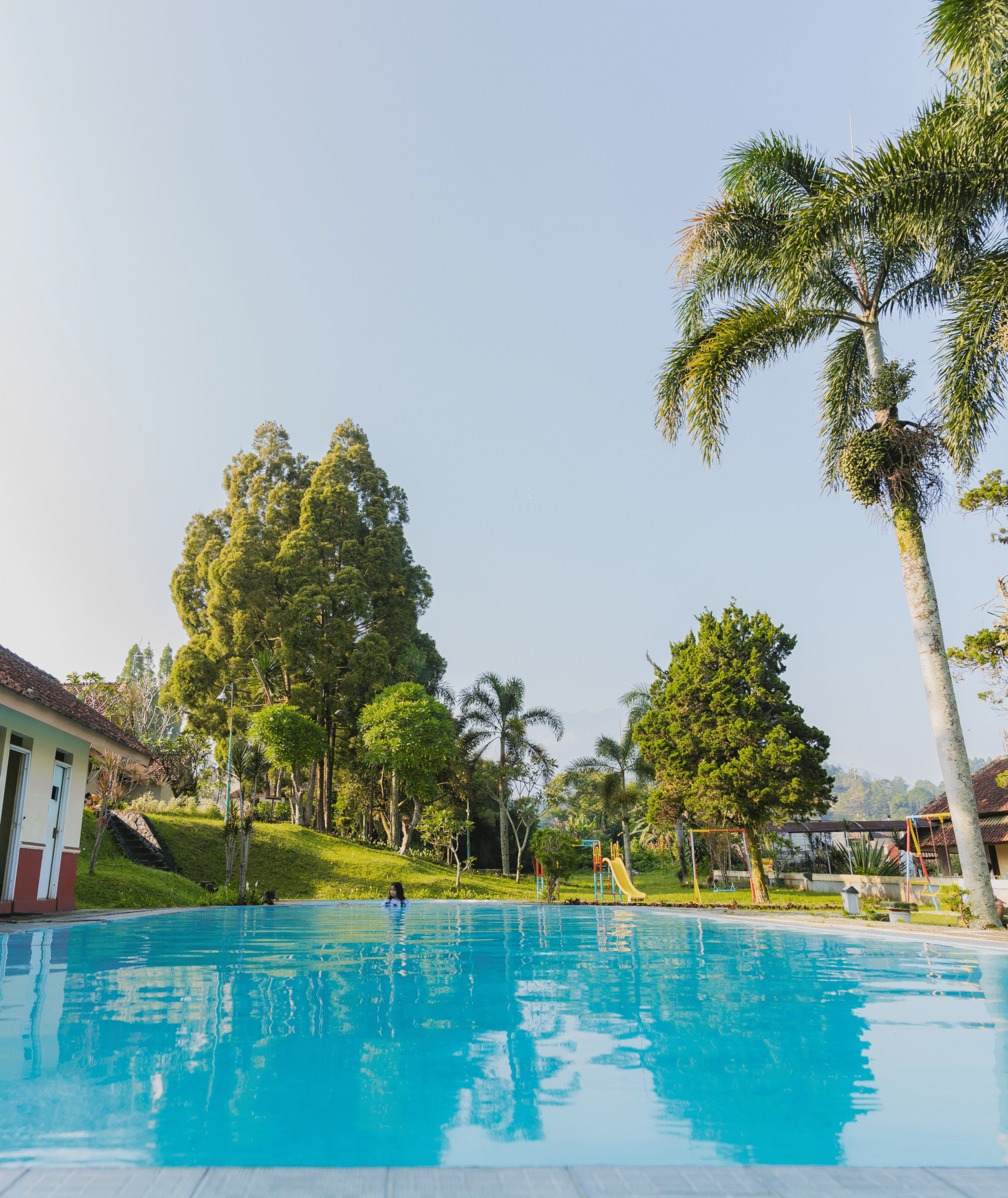 Kolam Renang hotel puncak cisarua new pesona anggraini