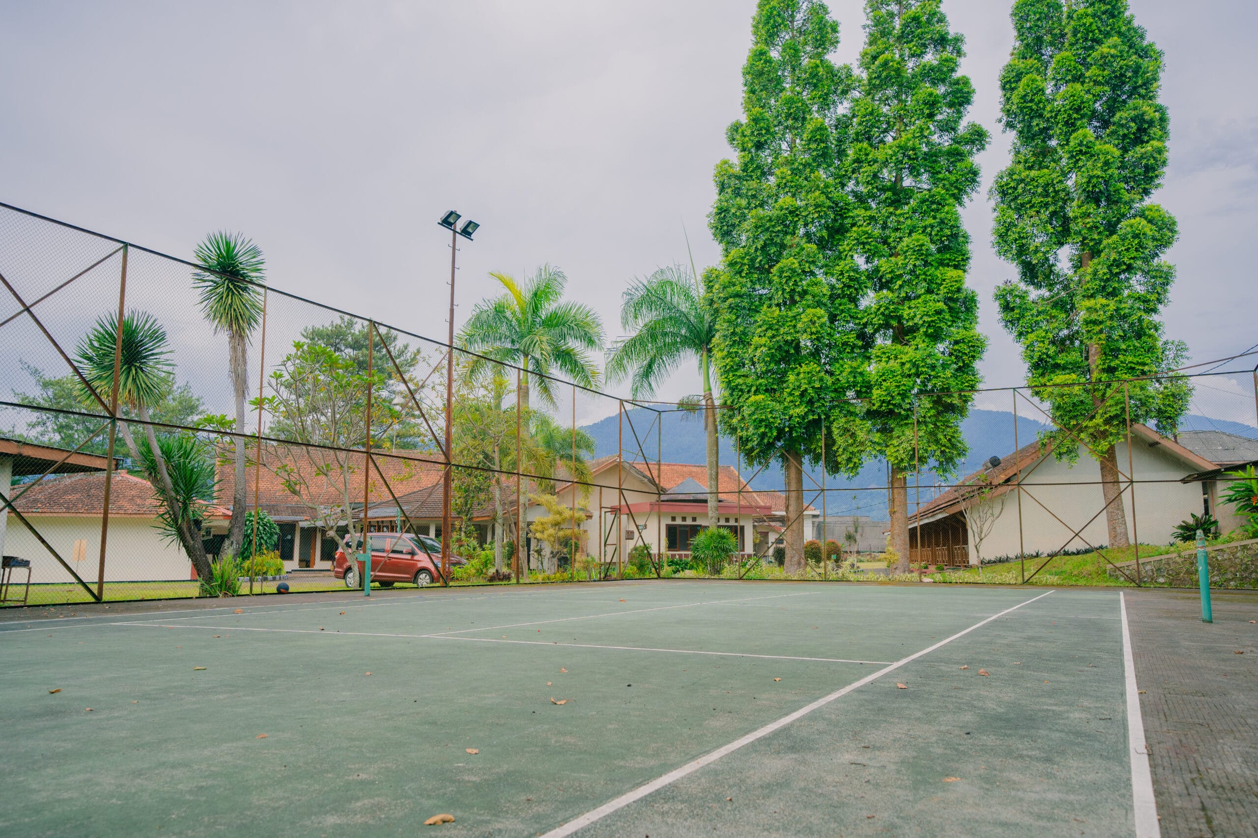 Lapangan tennis new pesona anggraini hotel puncak cisarua bogor Lapangan tennis new pesona anggraini hotel puncak cisarua bogor