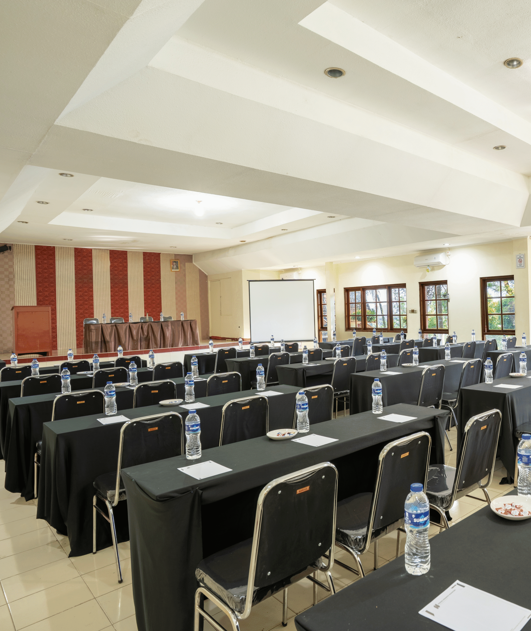ballroom hotel puncak new pesona anggraini cisarua bogor