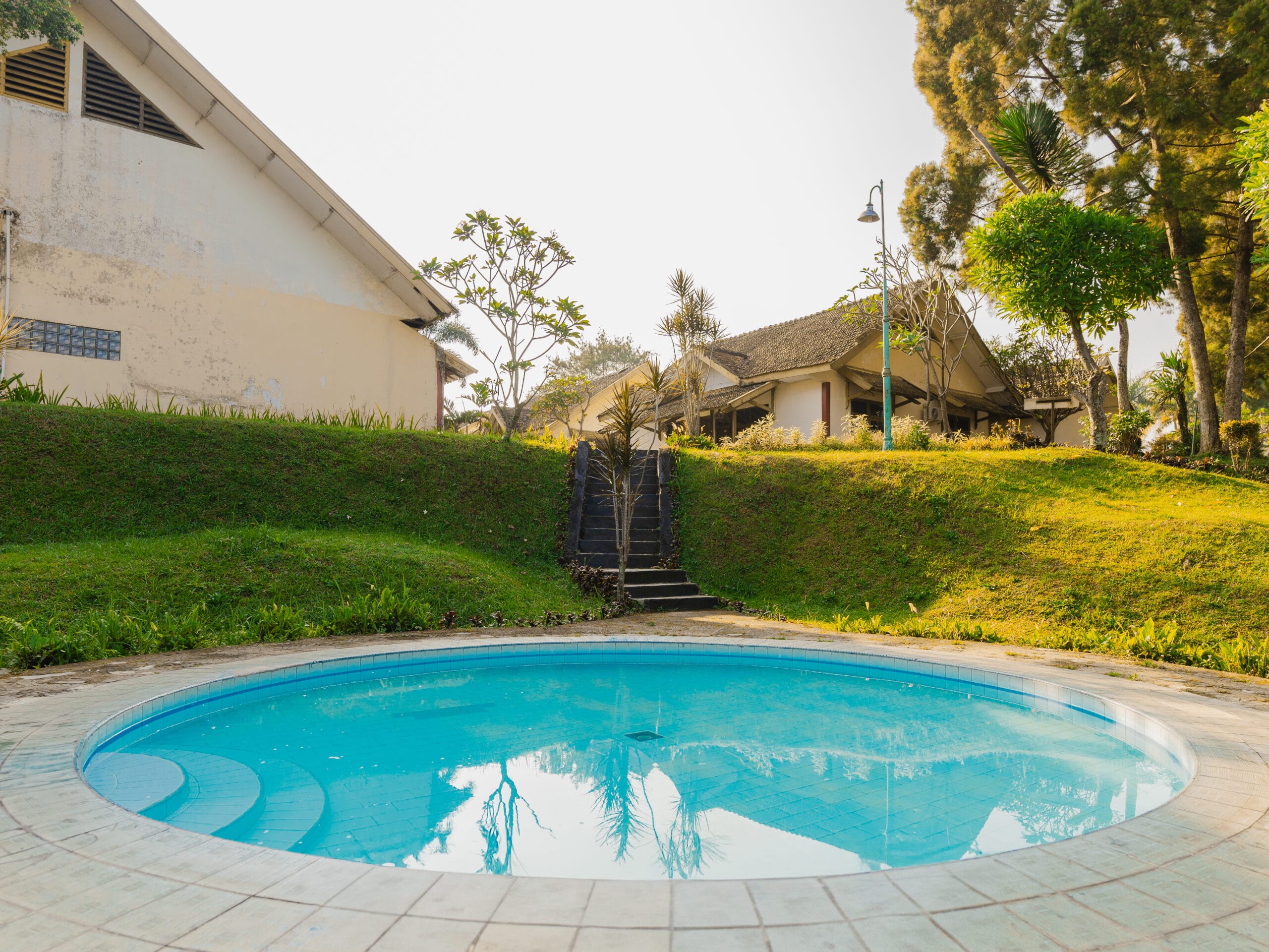 kolam renang new pesona anggraini hotel puncak cisarua bogor kolam renang new pesona anggraini hotel puncak cisarua bogor